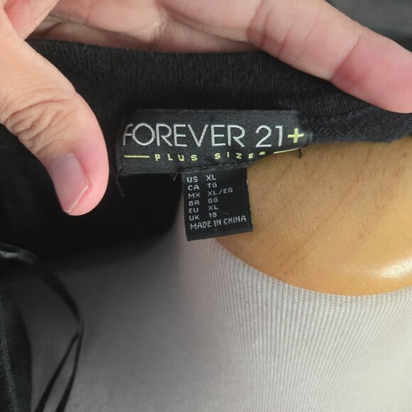 Forever 21 Black Button-Front Cardigan - Size XL - Picture 2 of 2